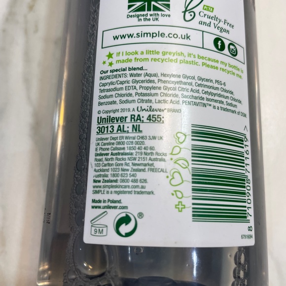 Simple Water Boost Cleansing Micellar Water - 400mL - Picture 4 of 4